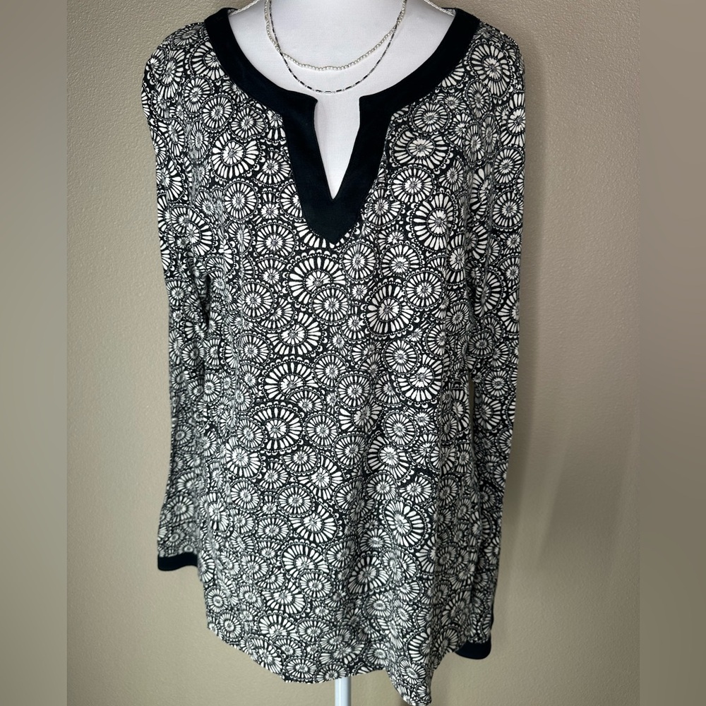 Ann Taylor Loft Women’s Black‎ White Floral Cotton Stretch Top Large Long Sleeve